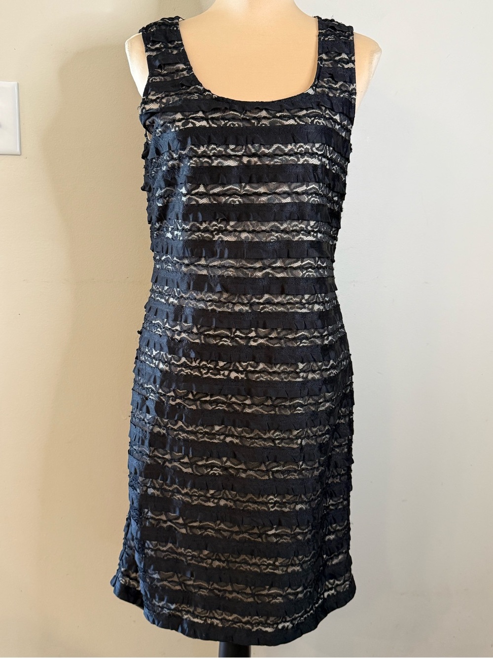 Collection Dressbarn black lace sleeveless midi dress SZ 10